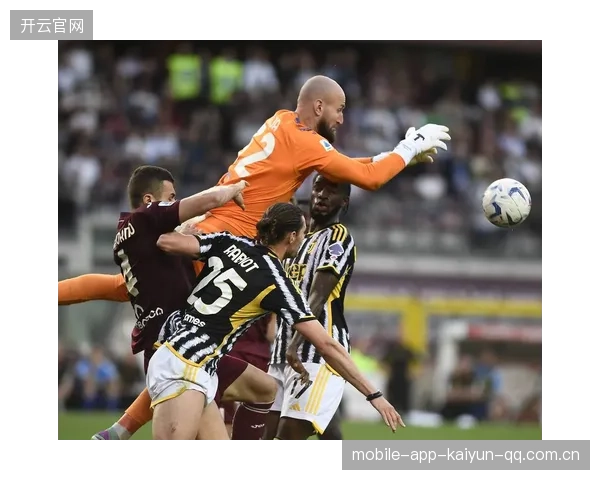尤文拉比奥重炮迎球怒射风声震响